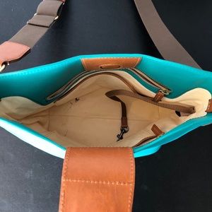 Dooney & Bourke Bags - Dooney & Bourke Crossbody Handbag Dooney & Bourke Bags - Dooney & Bourke Crossbody Handbag